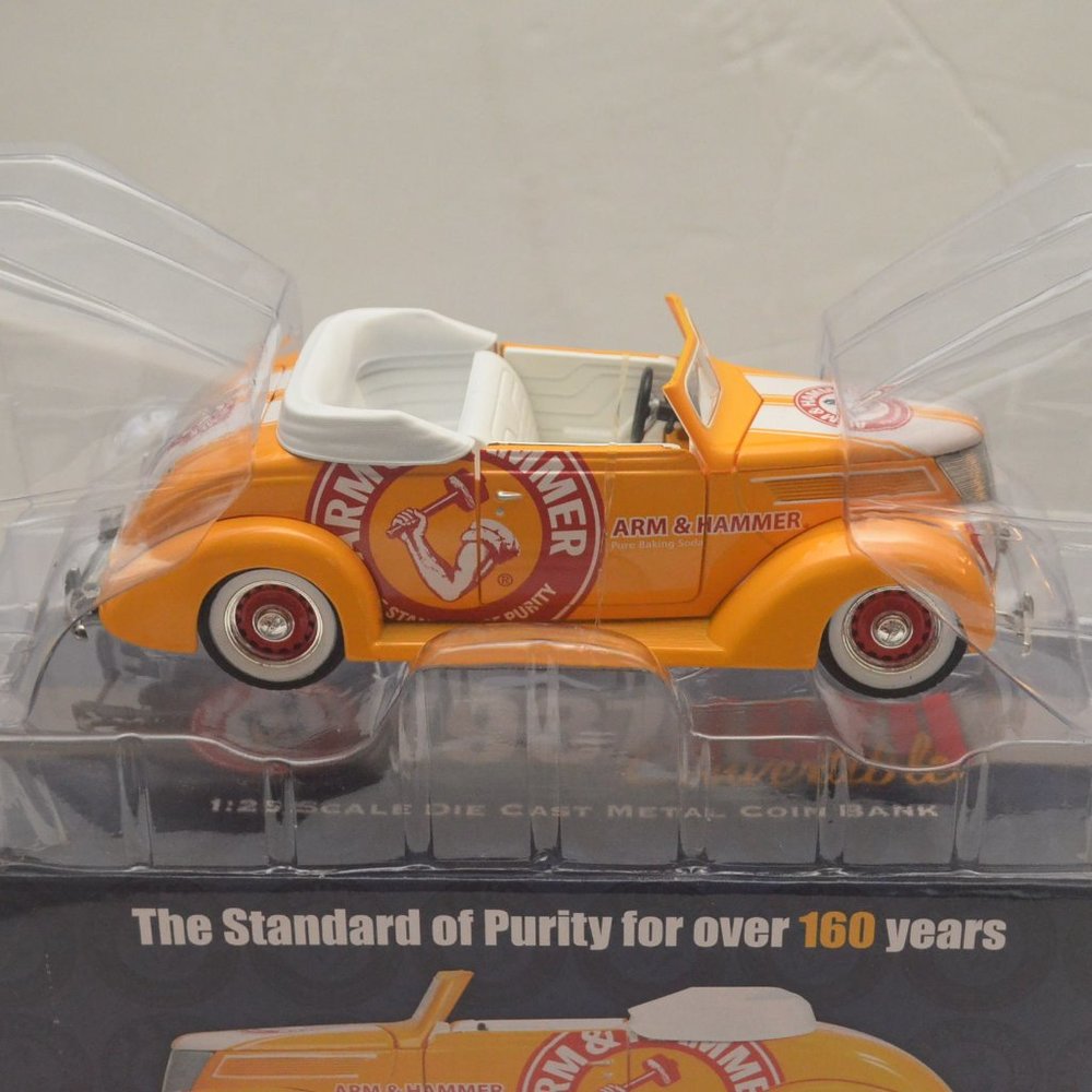 Limited 1937 Ford Convertible 1:25 Scale Die Cast Metal Coin Bank Arm & Hammer